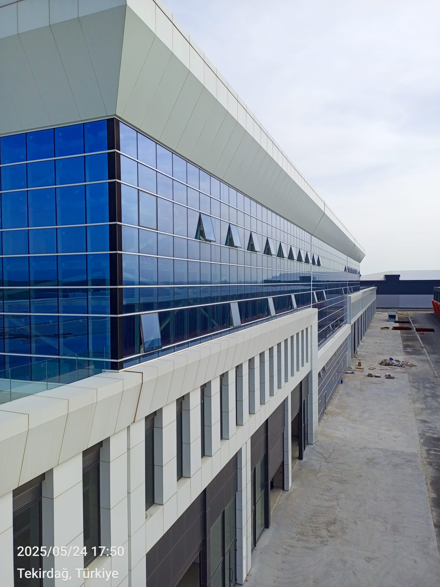 ALÜMİNYUM CAM GİYDİRME CEPHE SİSTEMLERİ